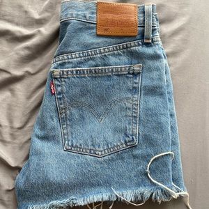 Great Condition Levi’s!!!
